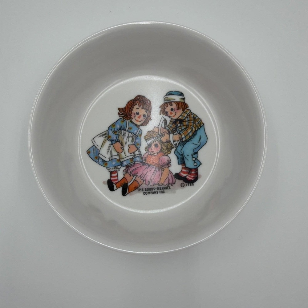 Vintage Oneida Deluxe Raggedy Ann and Andy Melamine Bowl 1969 White 3258 5in